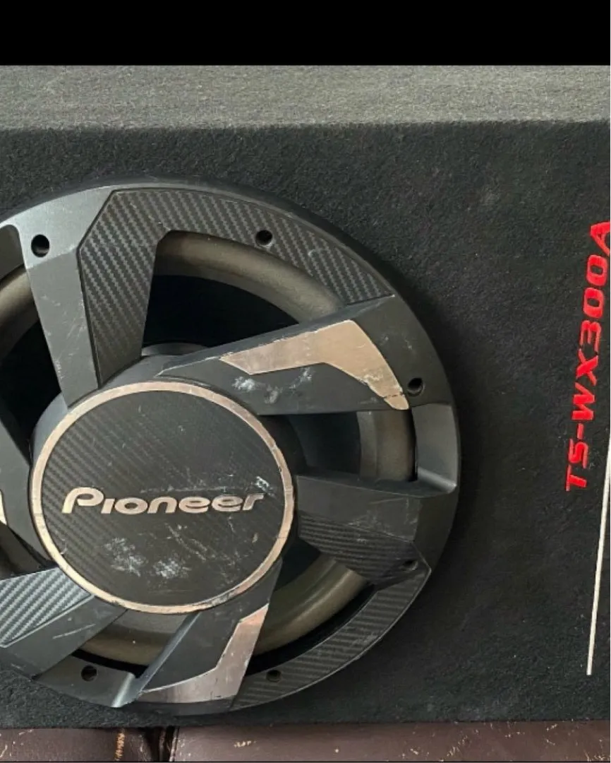 Pioneer subwoofer