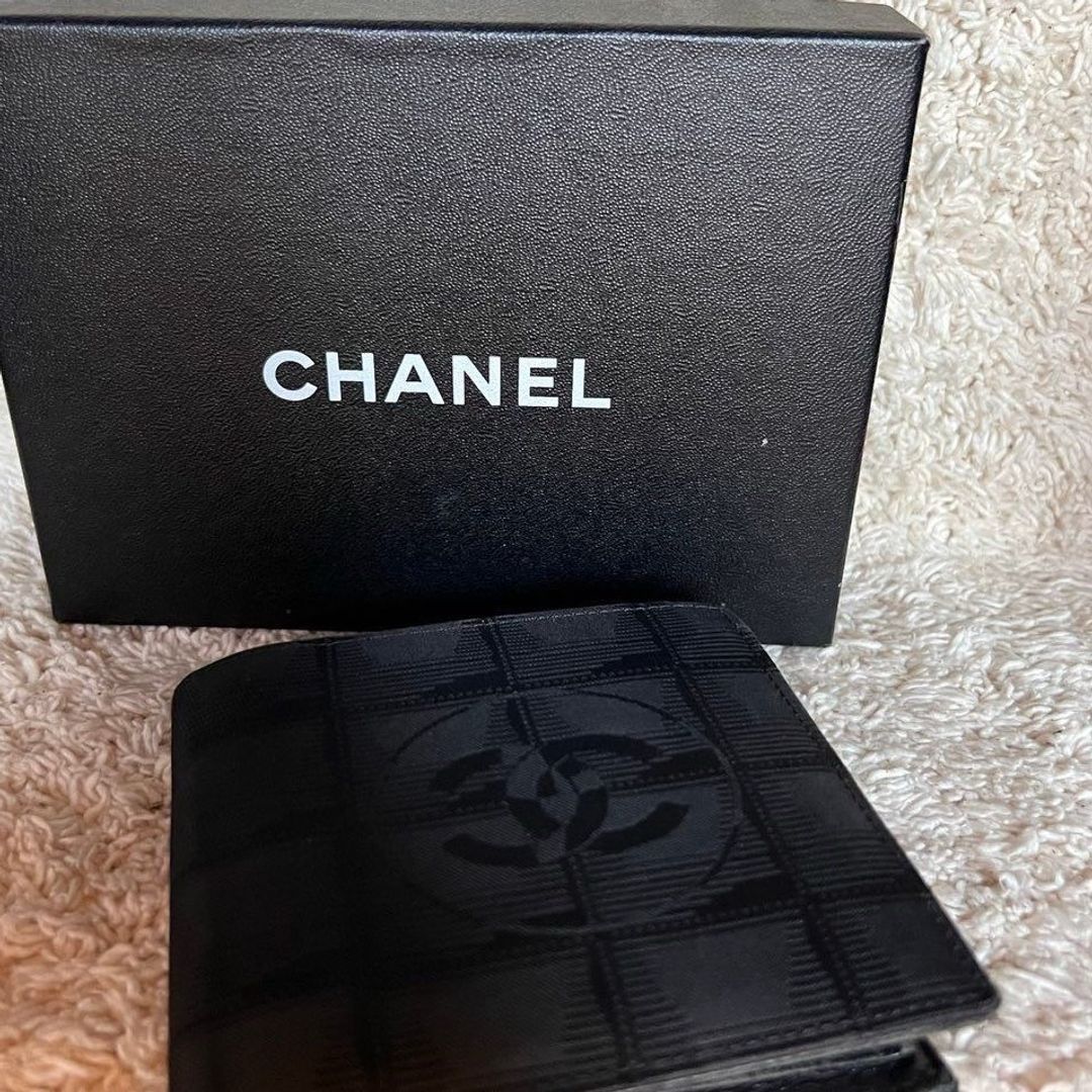 Chanel travel line