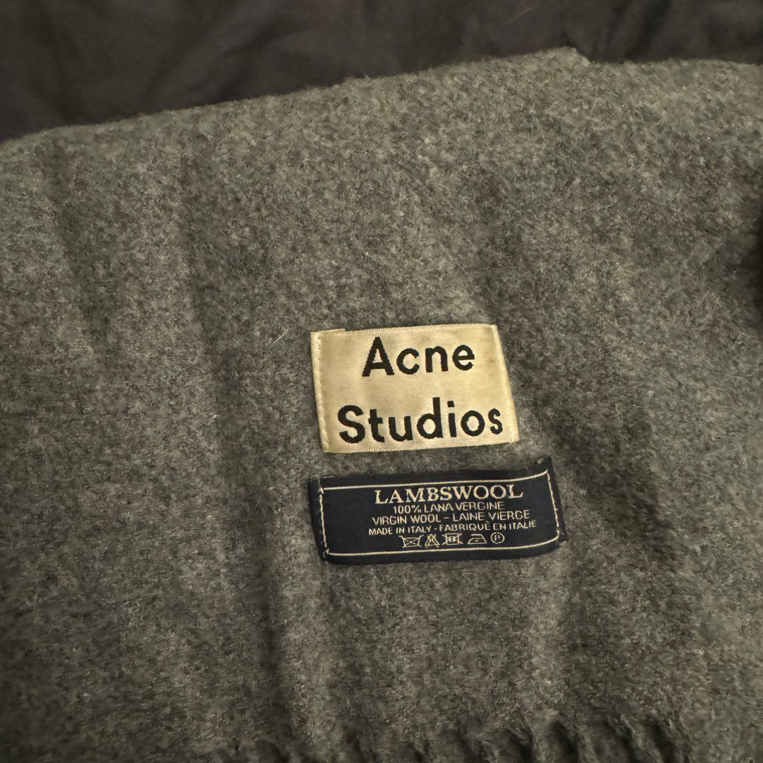 ACNE skjerf