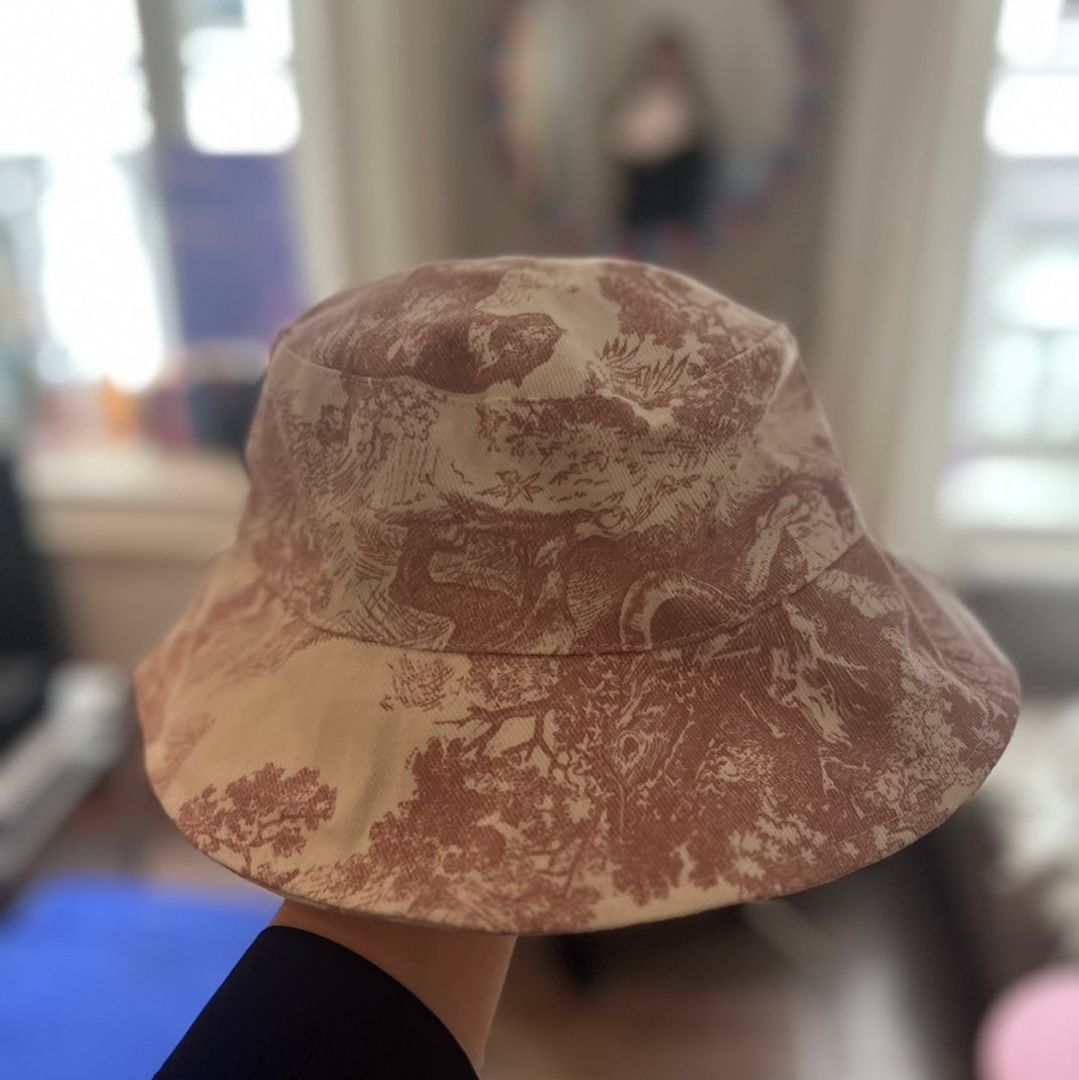 Bucket hat