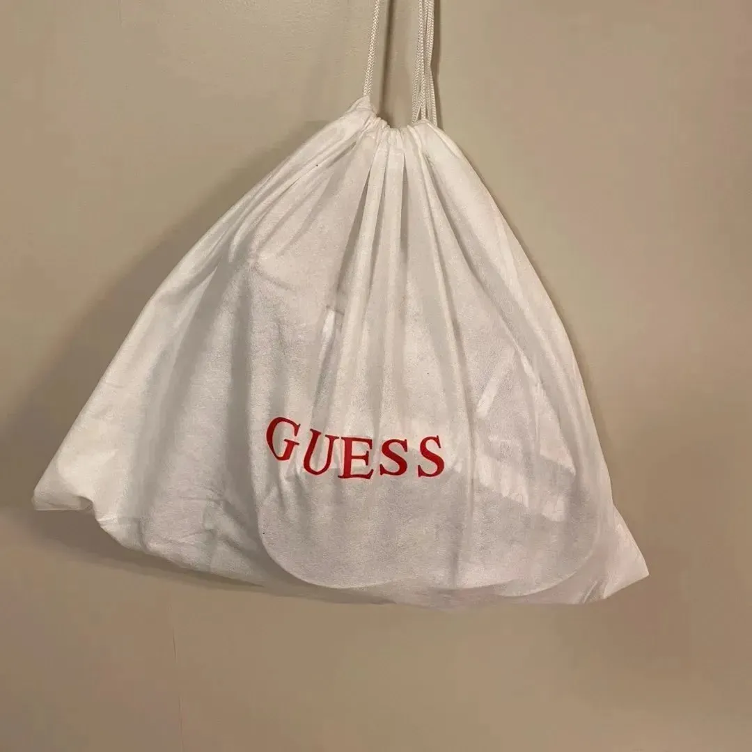 Guess sekk