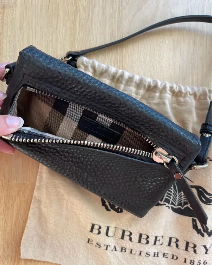 Burberry mini veske