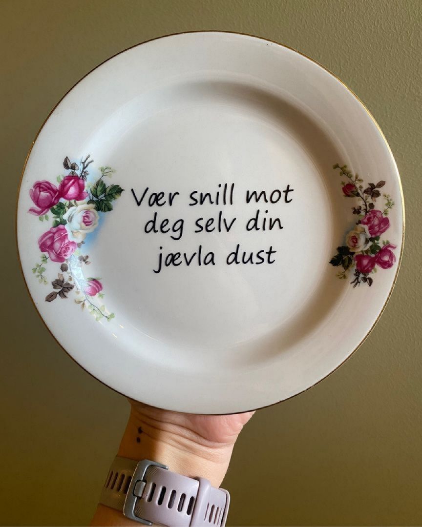 Asjett med tekst