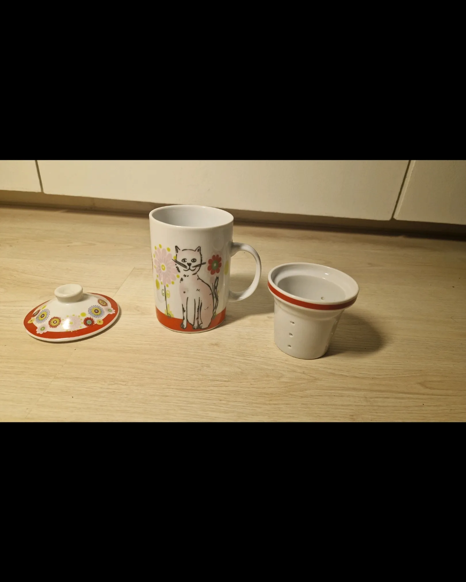 Tea Mug With Cats