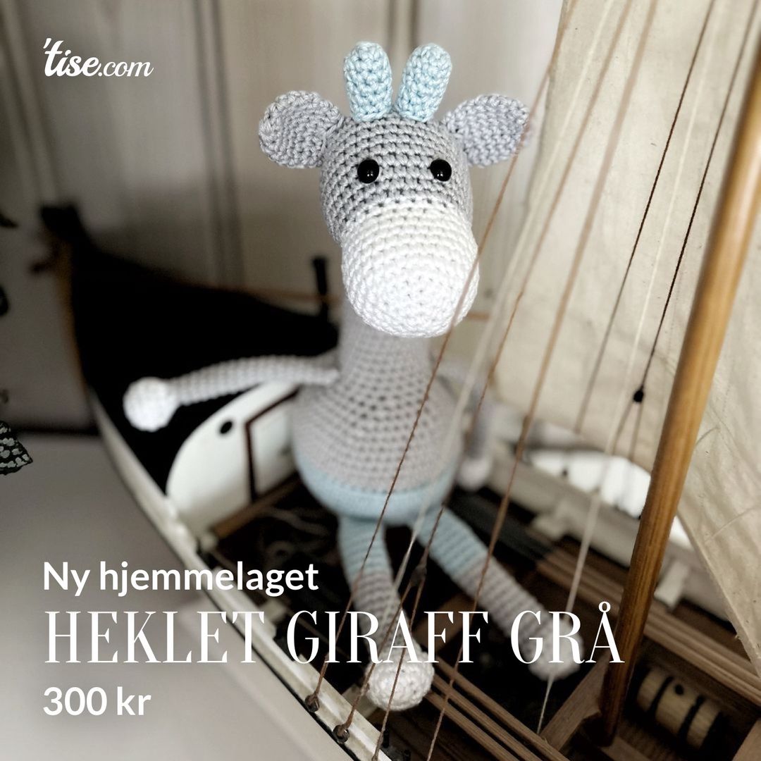 Heklet giraff grå