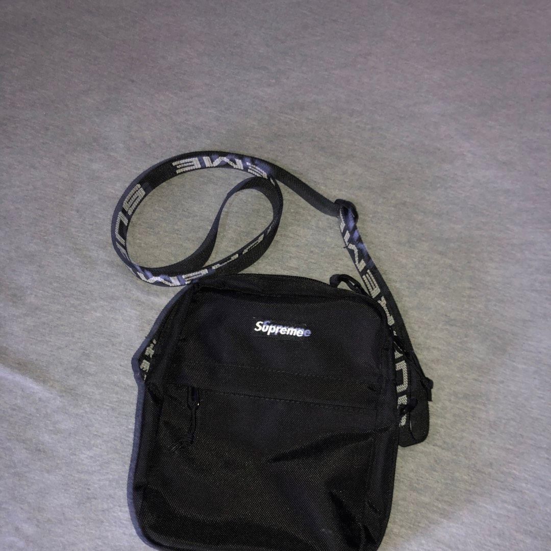 Supreme shoulderbag