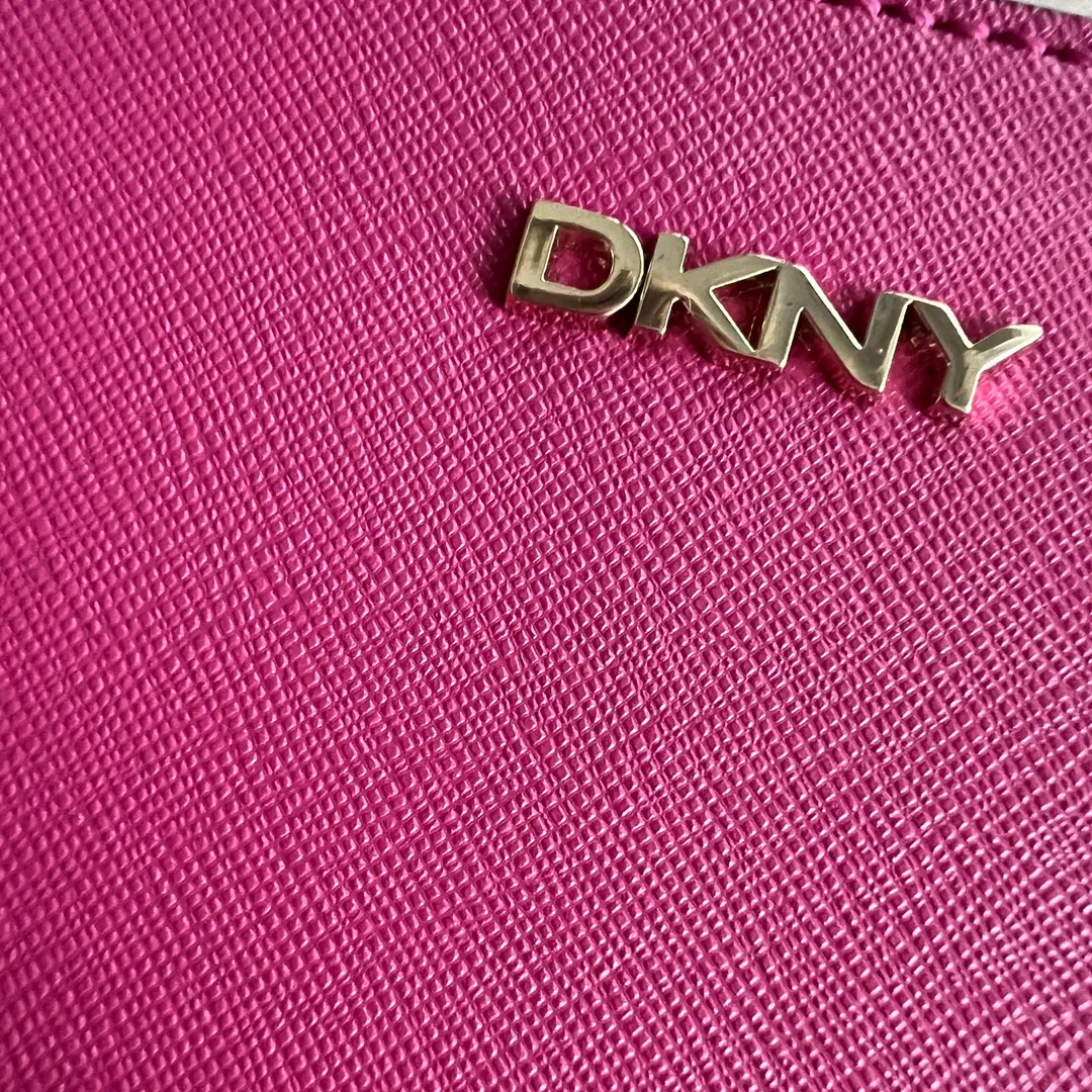 DKNY