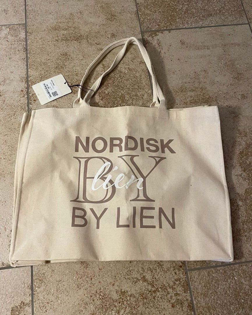 Tote bag