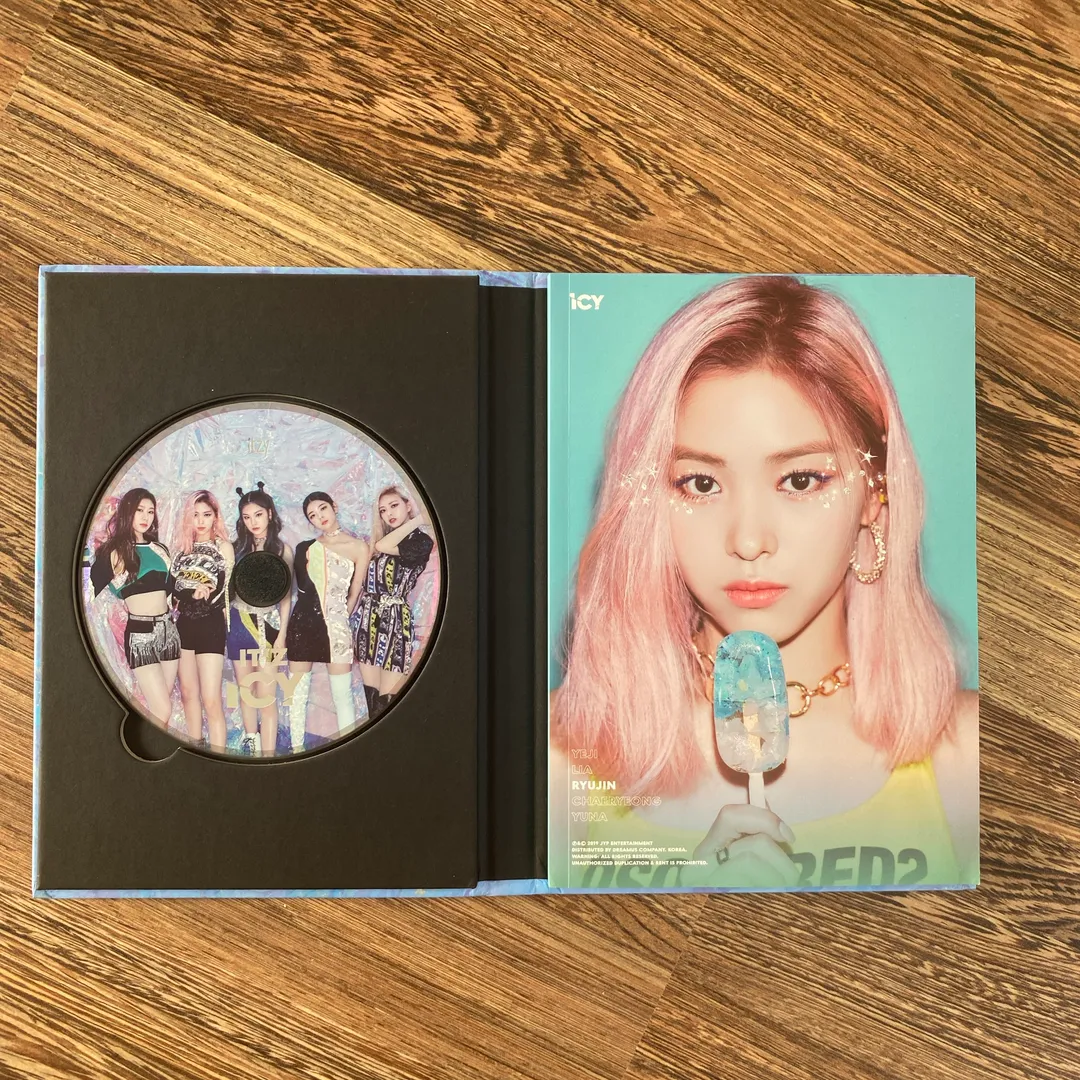 K-pop album itzy