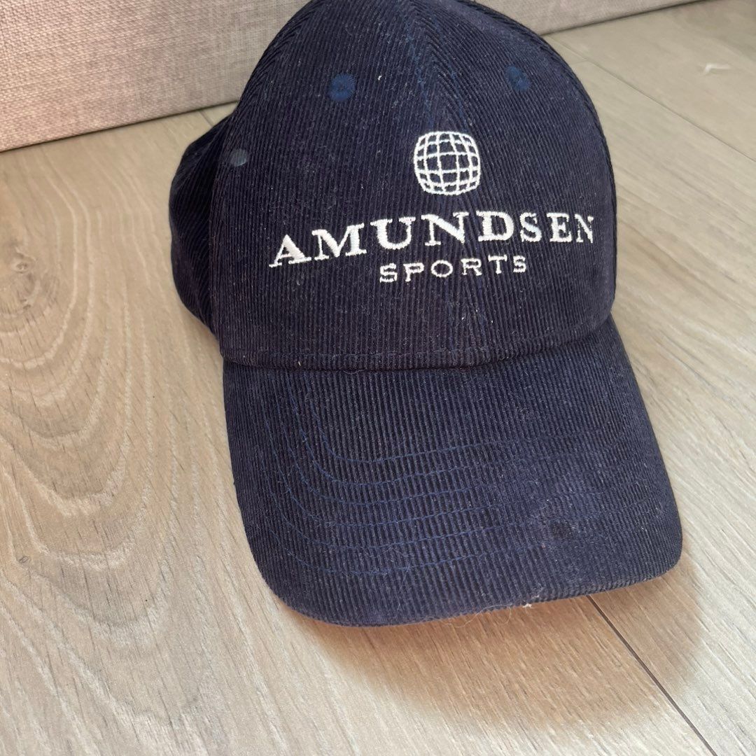 Amundsen sports caps