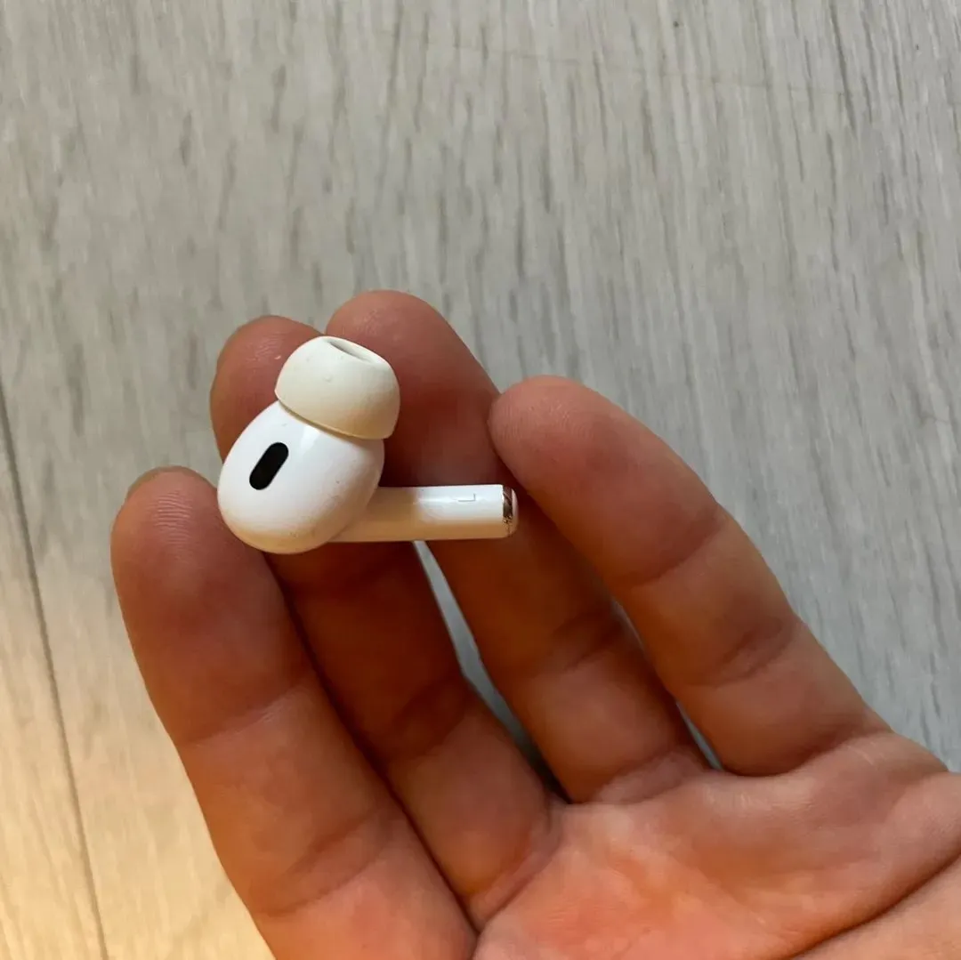 Airpods pro venstre