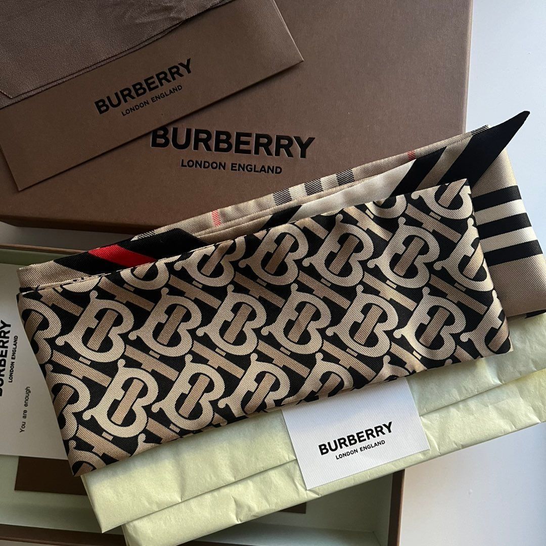 Burberry skjerf