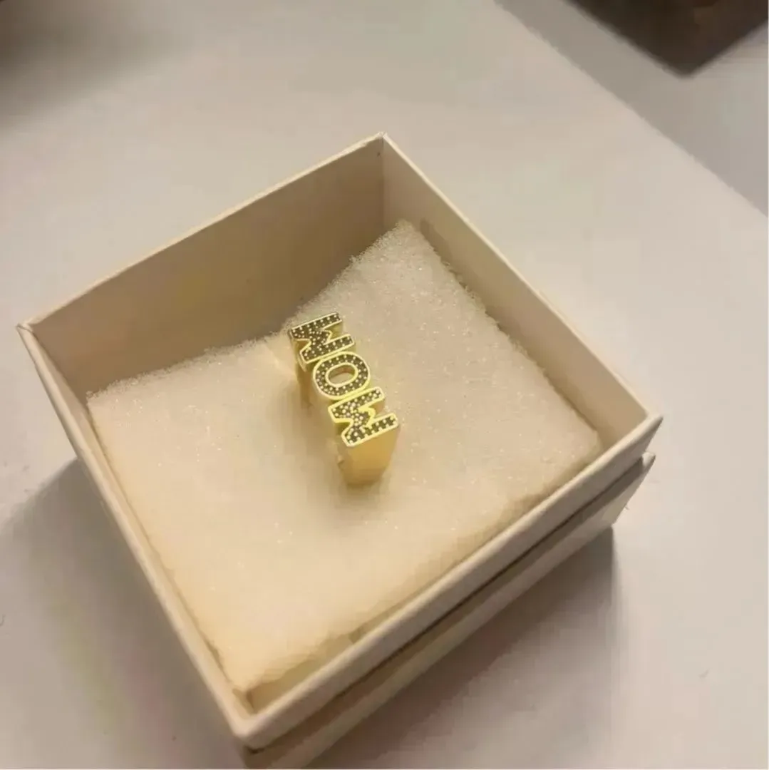 MOM ring