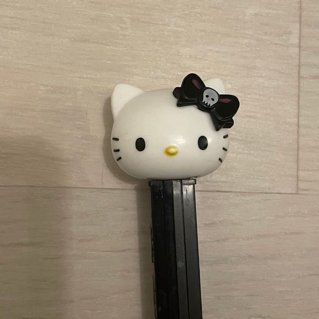 Hello Kitty pez