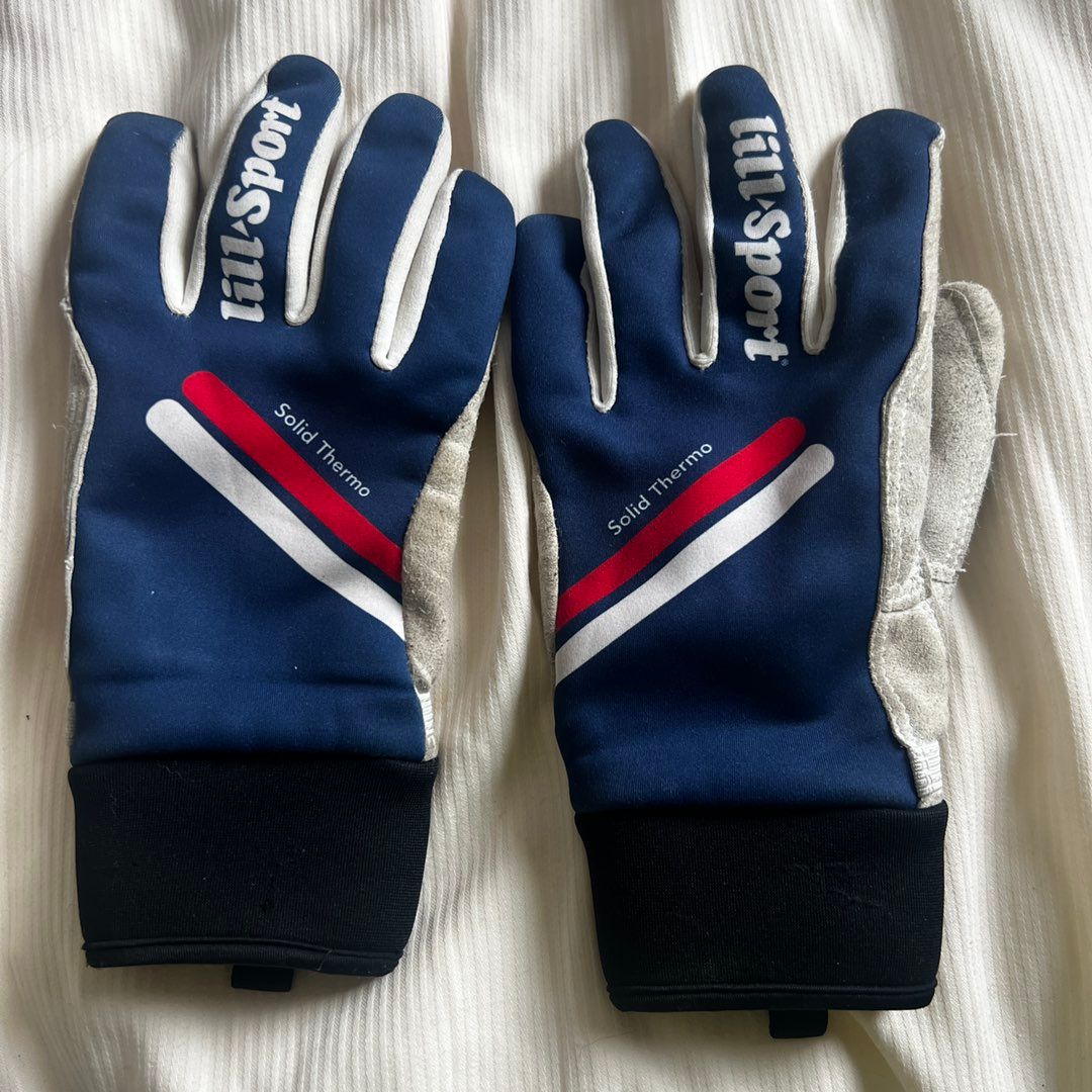 Sports gloves