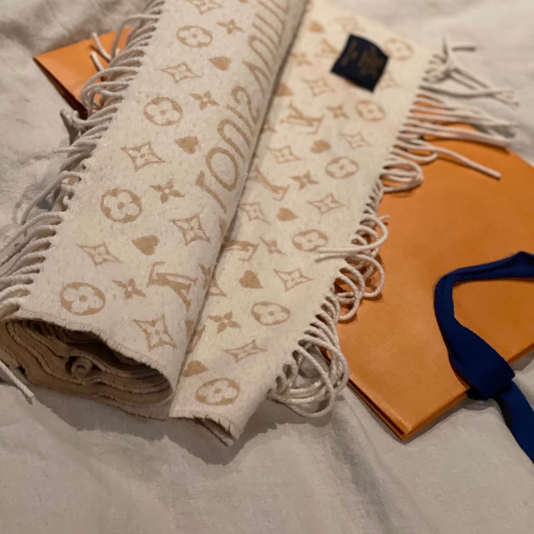 Louis vuitton scarf