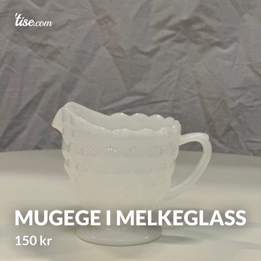 Mugege i melkeglass