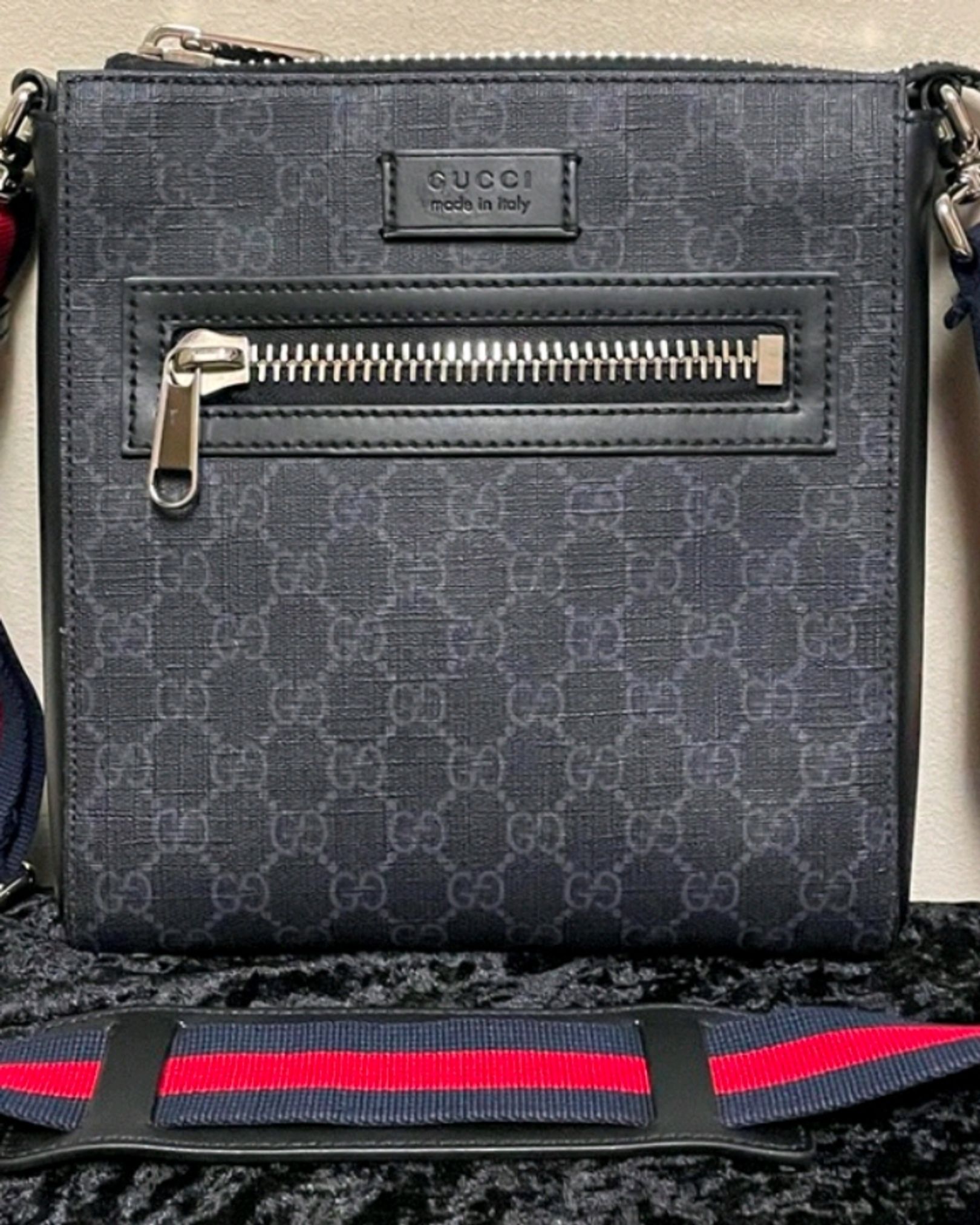 Gucci messenger bag