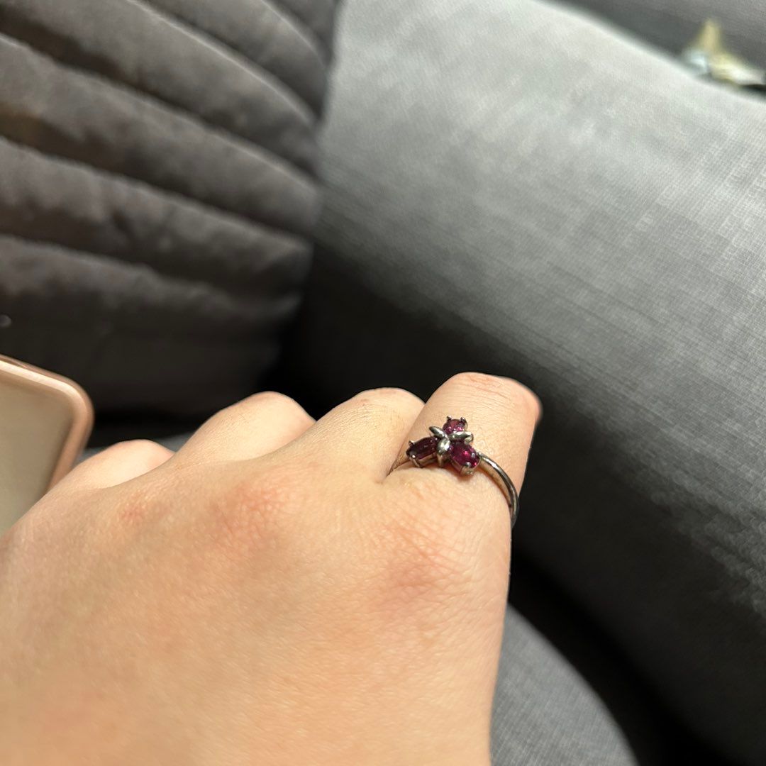 Rosa garnet ring