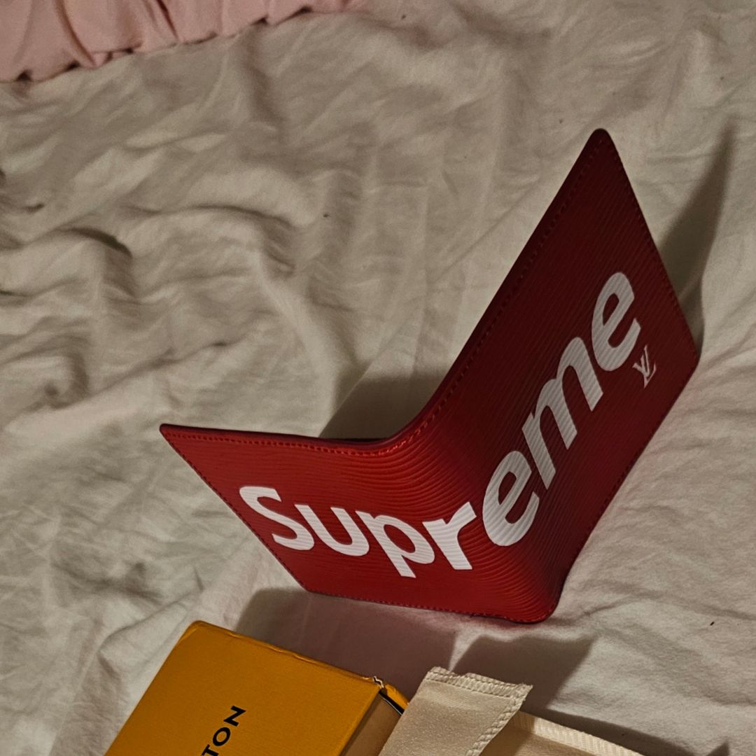 | LV X Supreme |