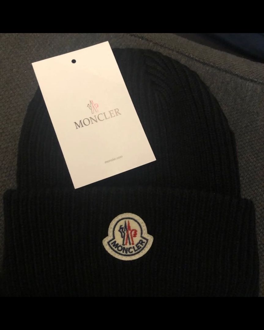 Moncler hue