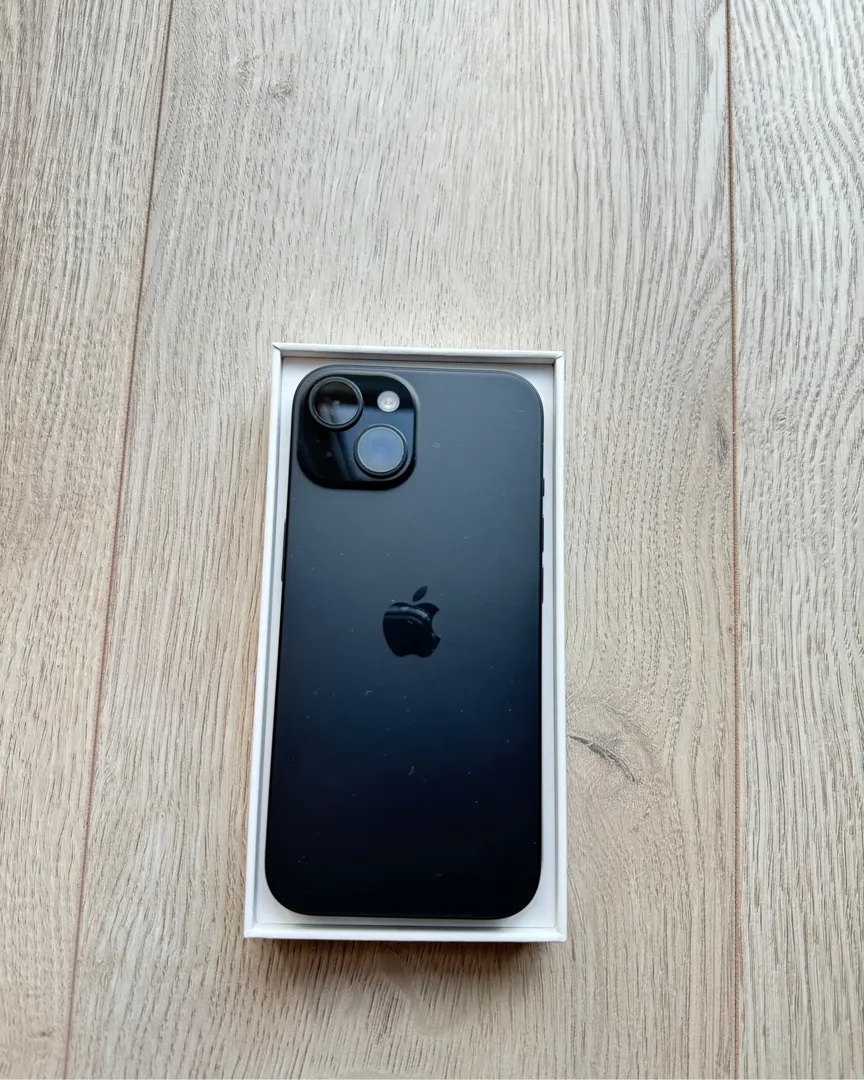 Iphone 15 og deksel