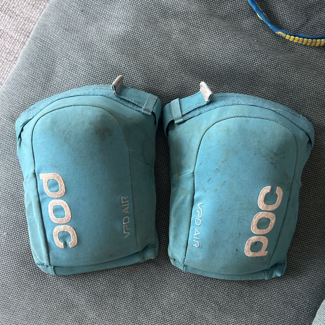 Poc kneepads