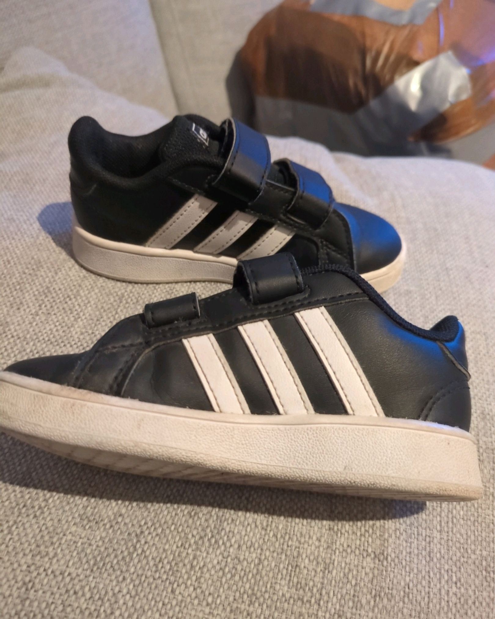 Adidas Sneakers