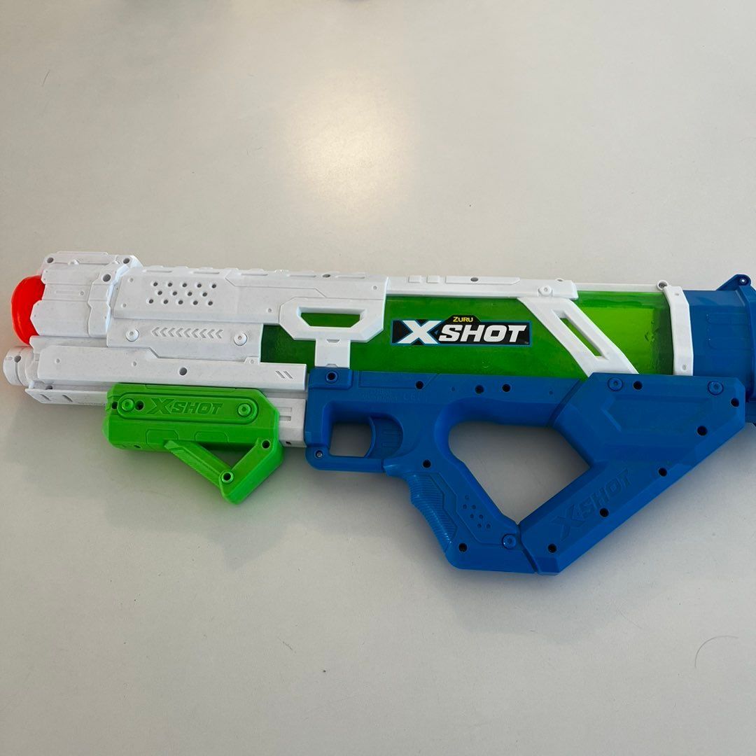 X-shot vannpistol