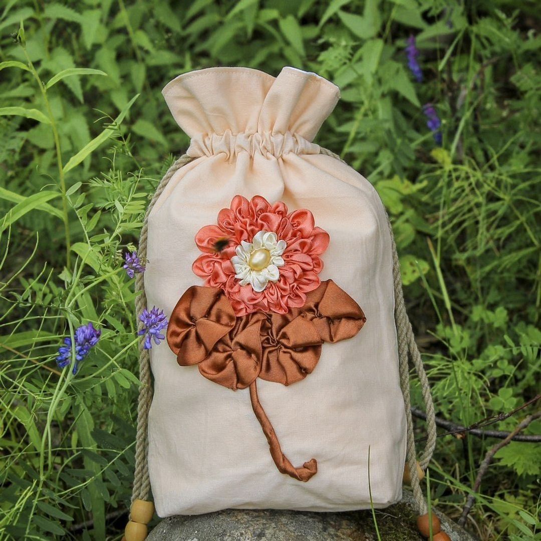 Flower pouch