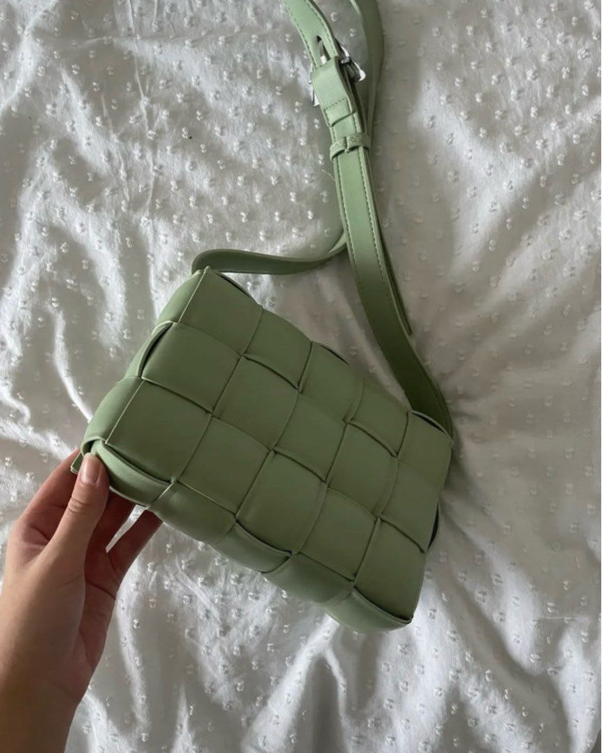 Crossbody taske