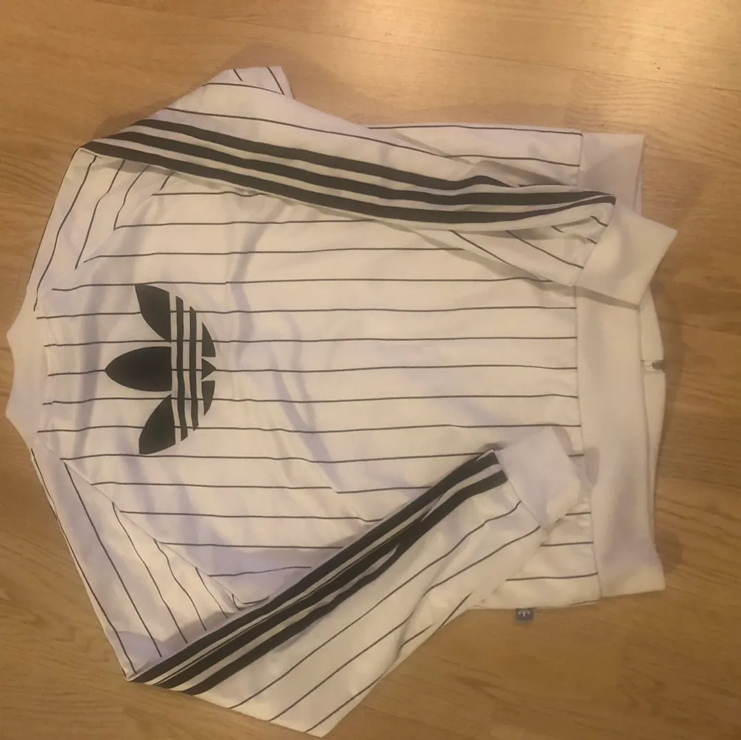 Adidas jakke og topp