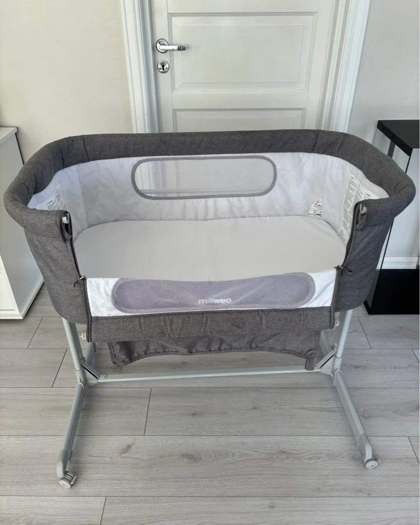 Moweo bedside crib