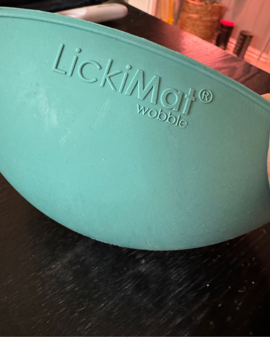 LickiMat Wobble