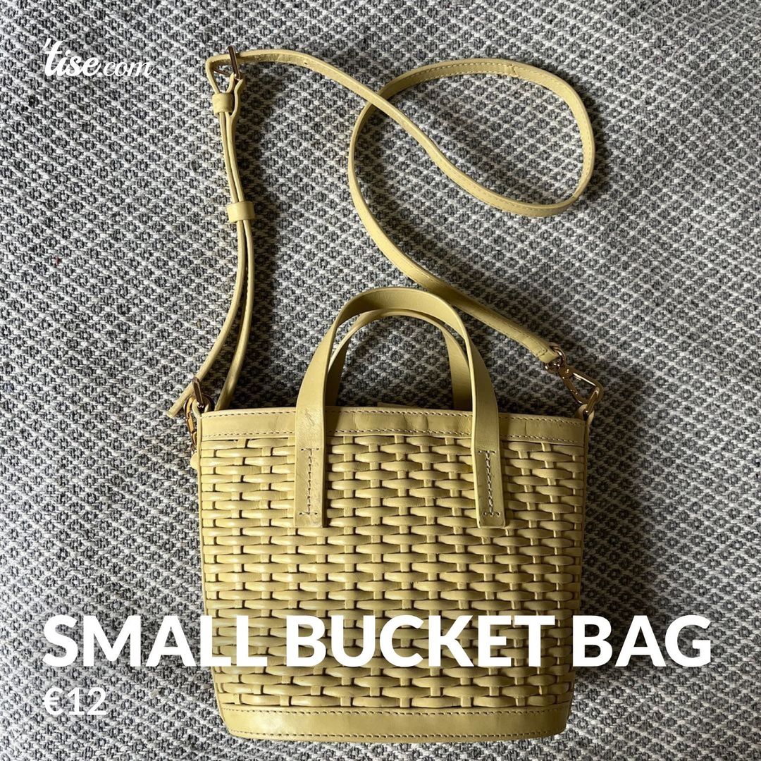 Small bucket bag