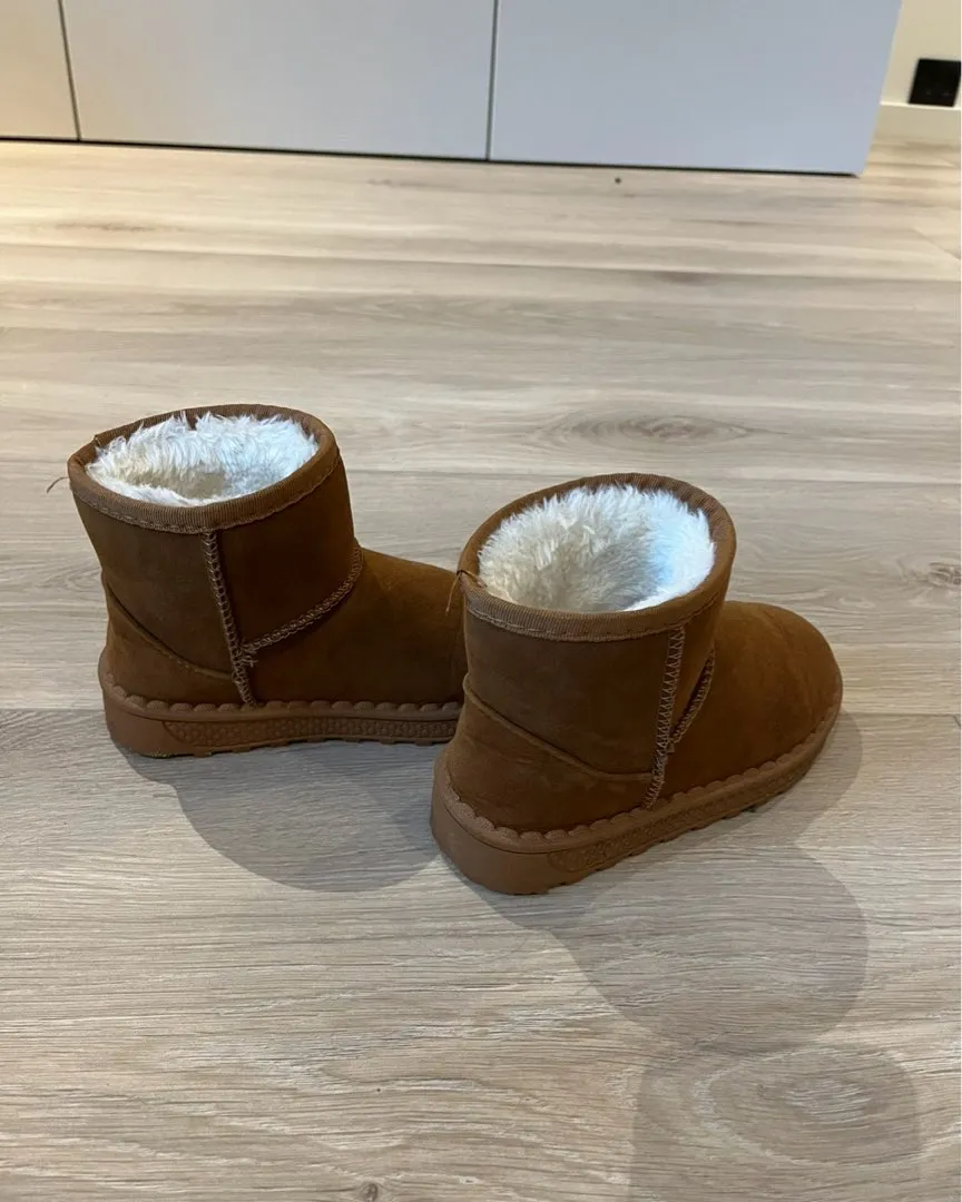 Ugg