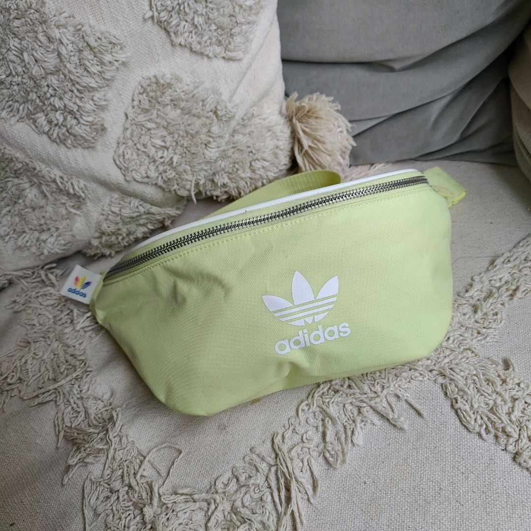 Vyölaukku Adidas