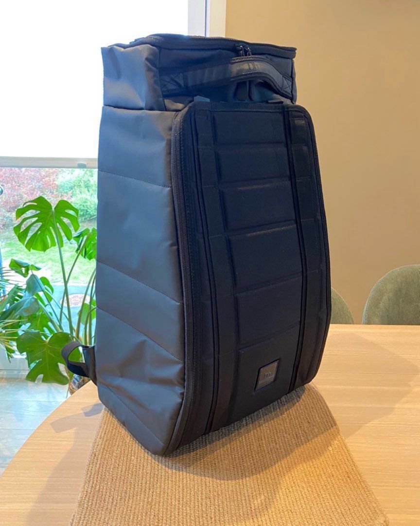 Douchebag hugger 30l