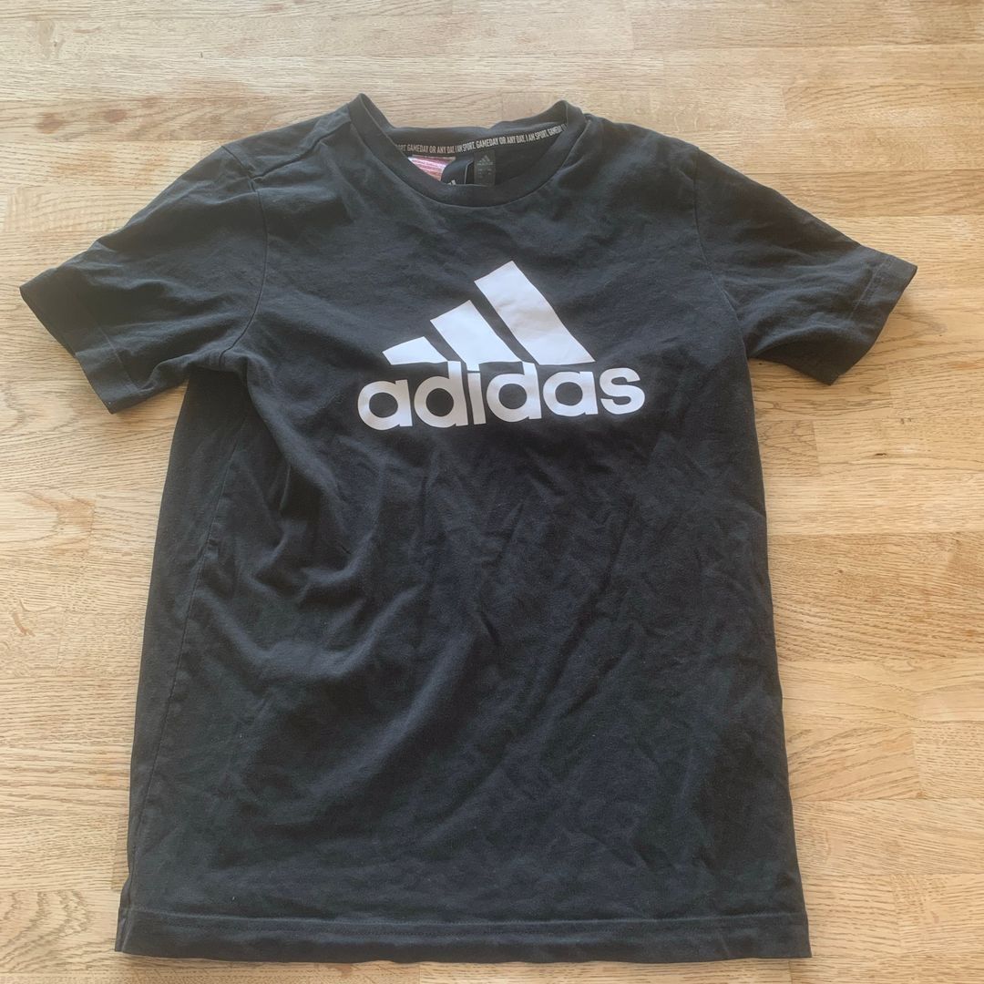 Adidas T-skjorte