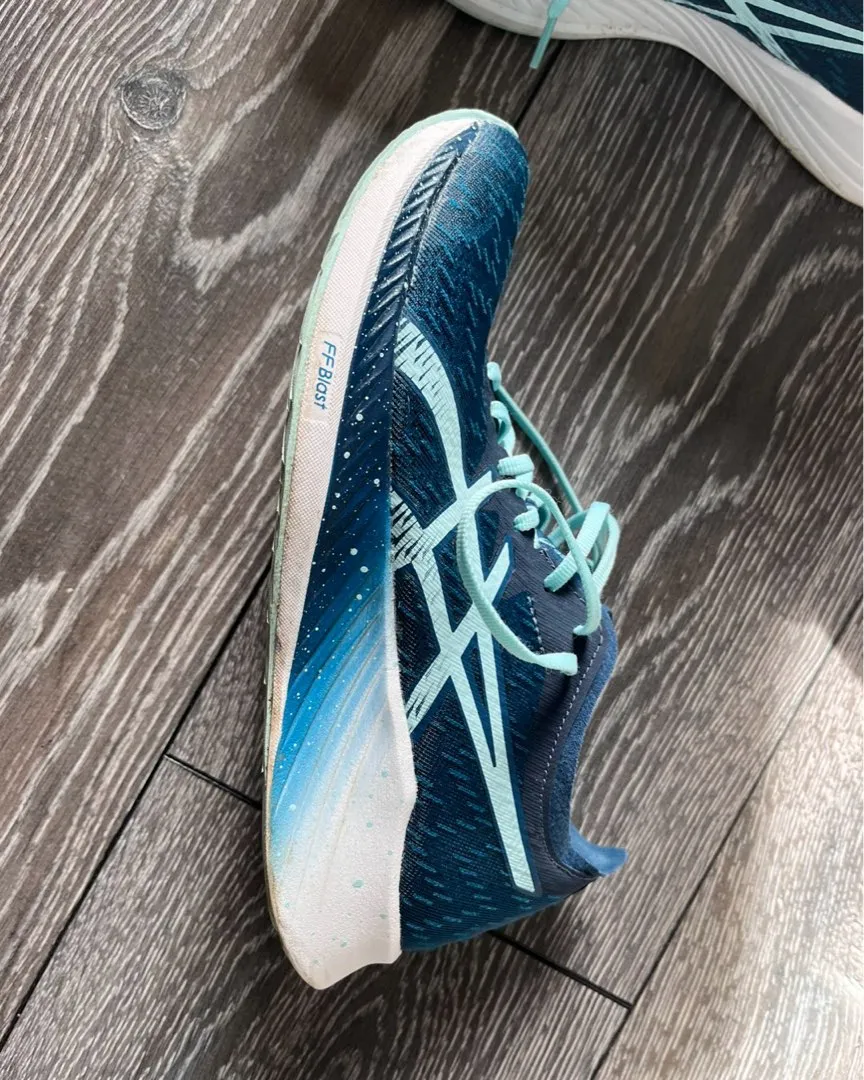 Asics magic speed