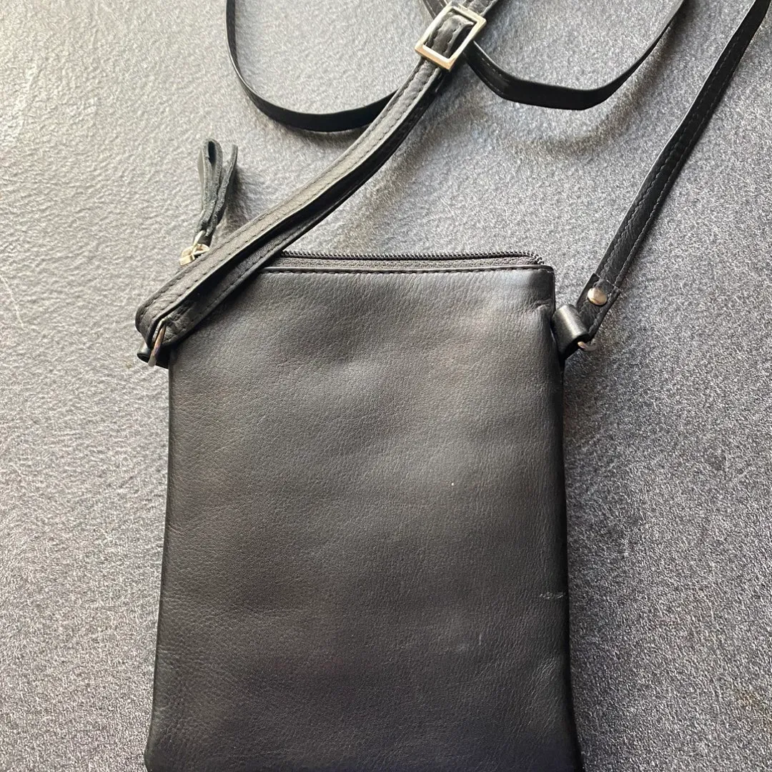 Sort lille crossbody