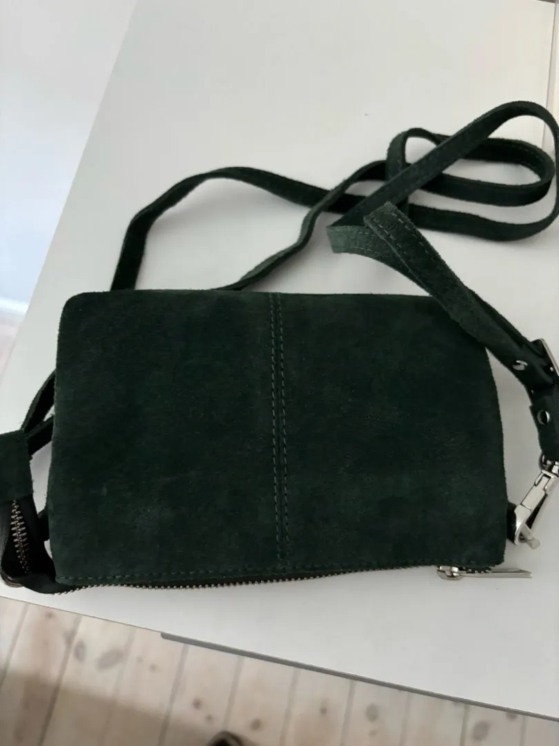 Adax crossbody