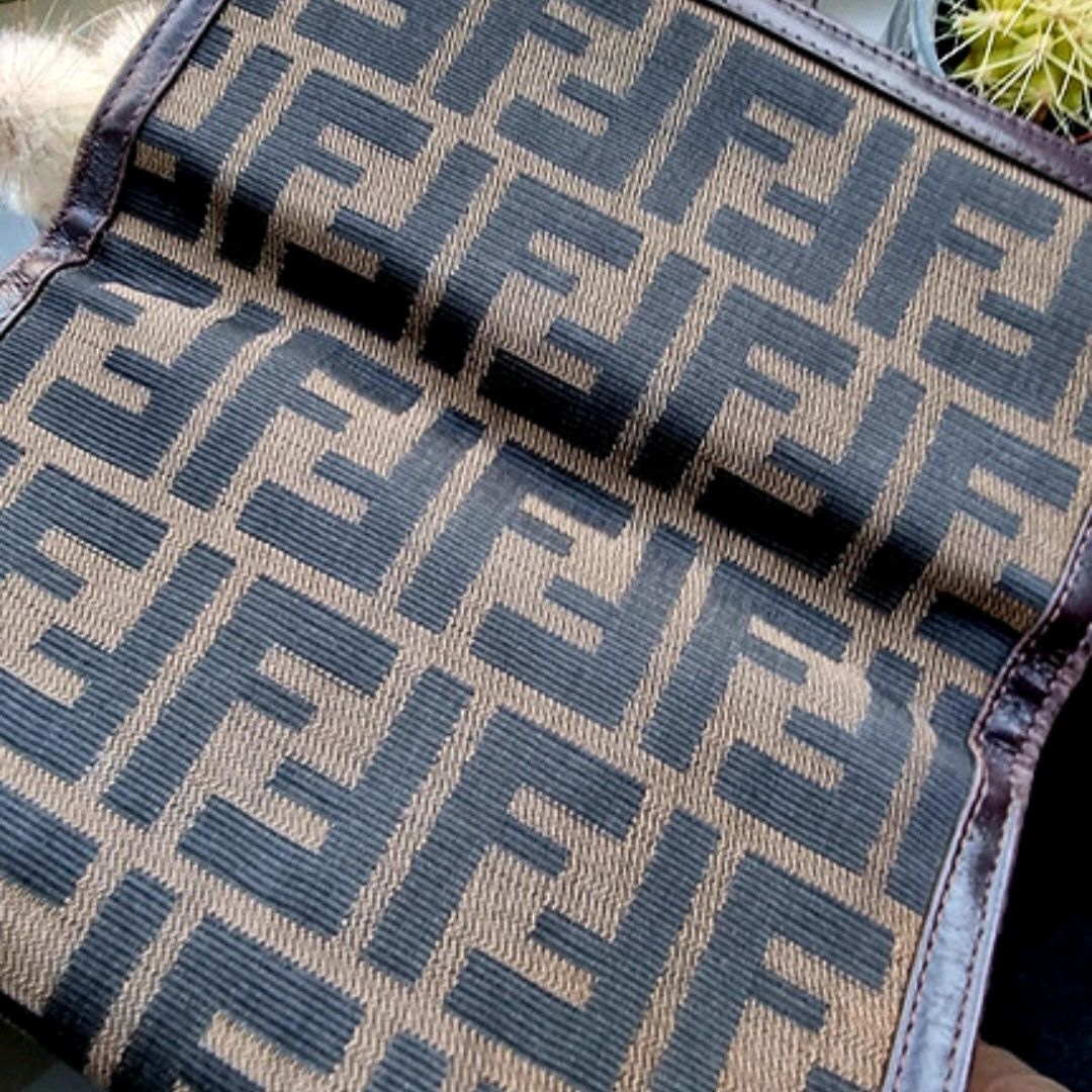 Nydelig Fendi Wallet