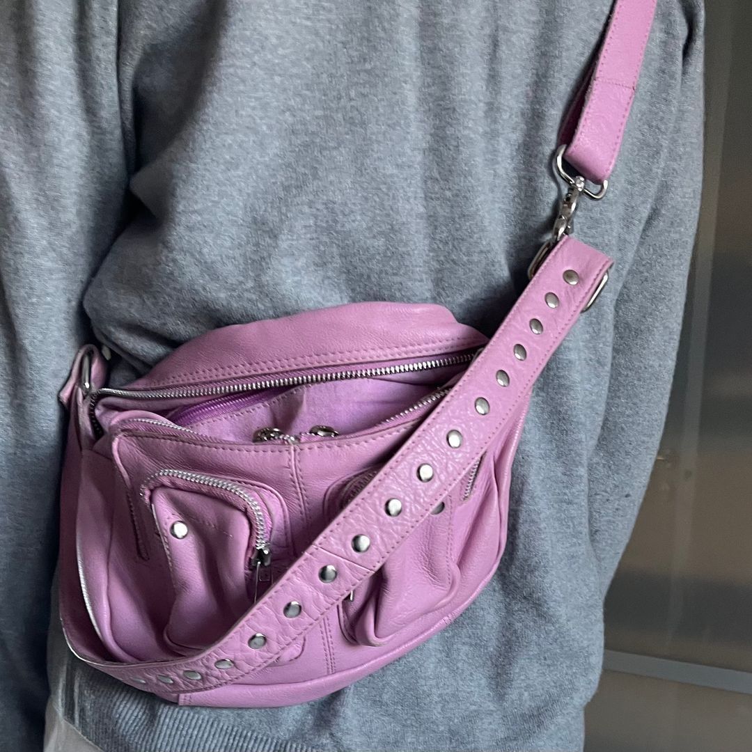 Crossbody taske