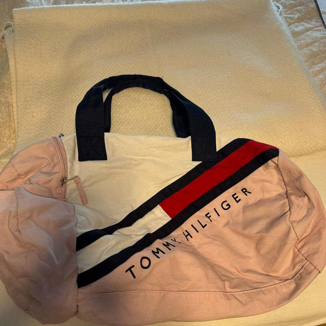 Tommy Hilfiger bag