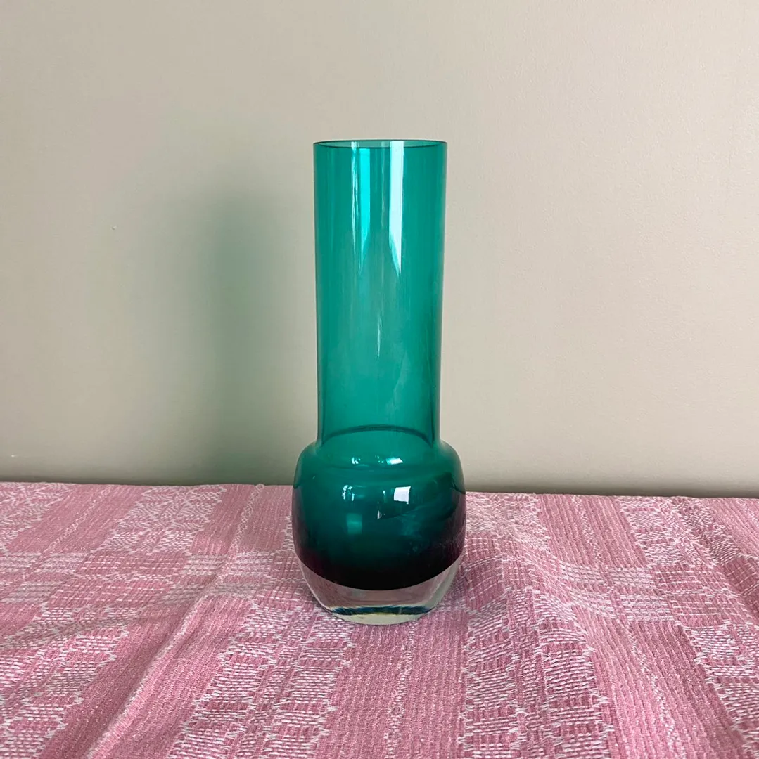 Smaragdgrønn vase