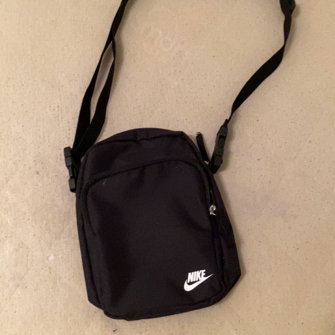 Nike sidebag