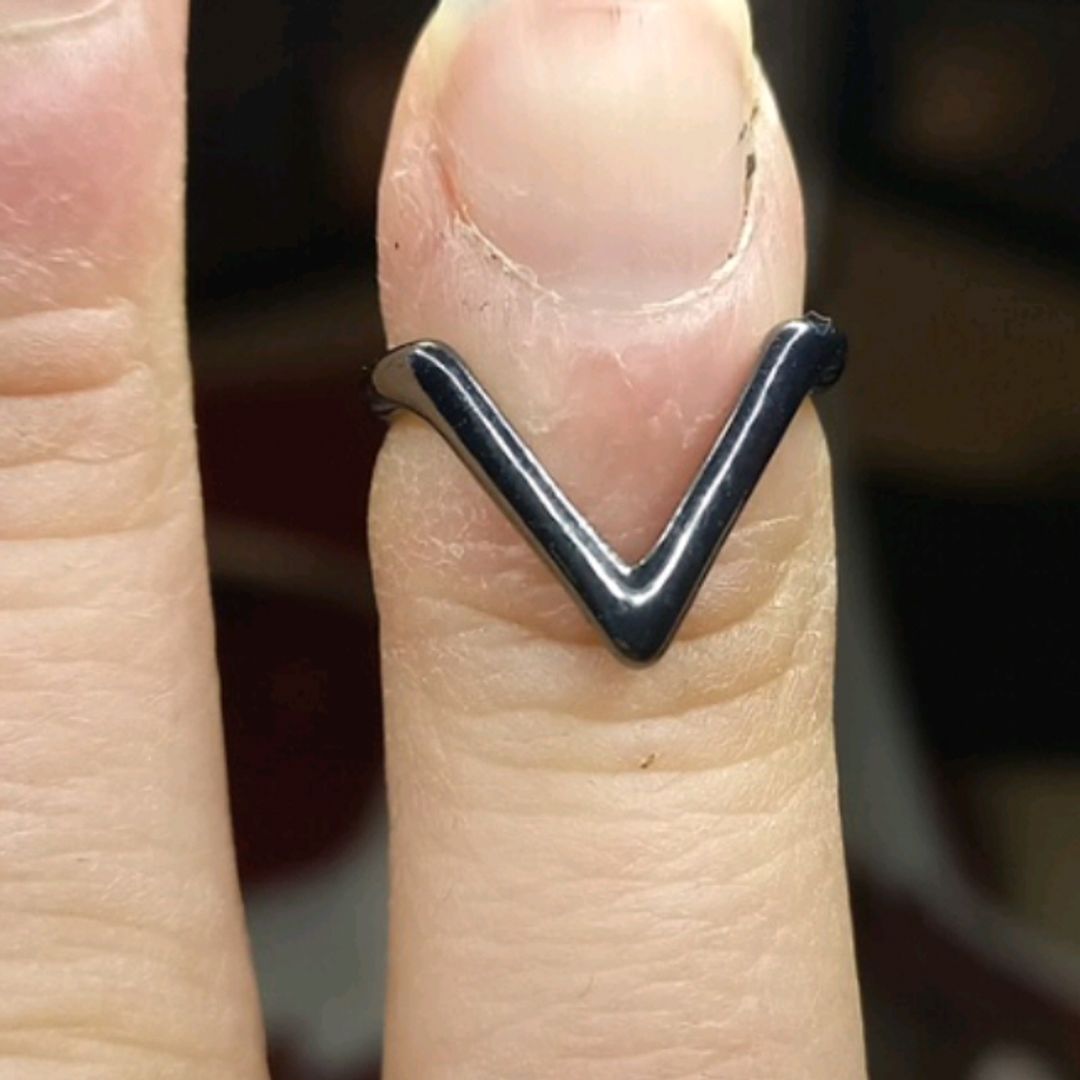 V ring