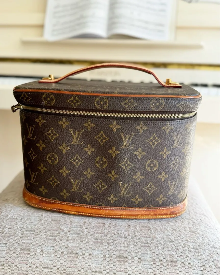 louis vuitton vanity