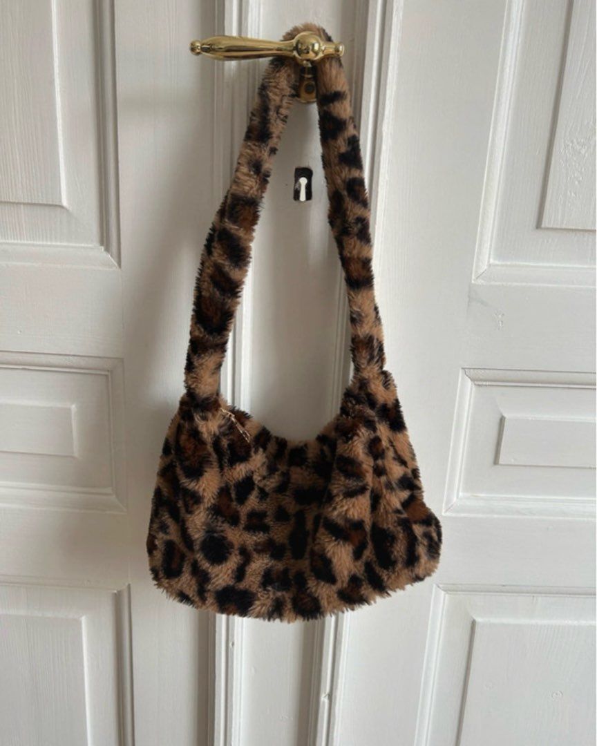 Furry leo bag